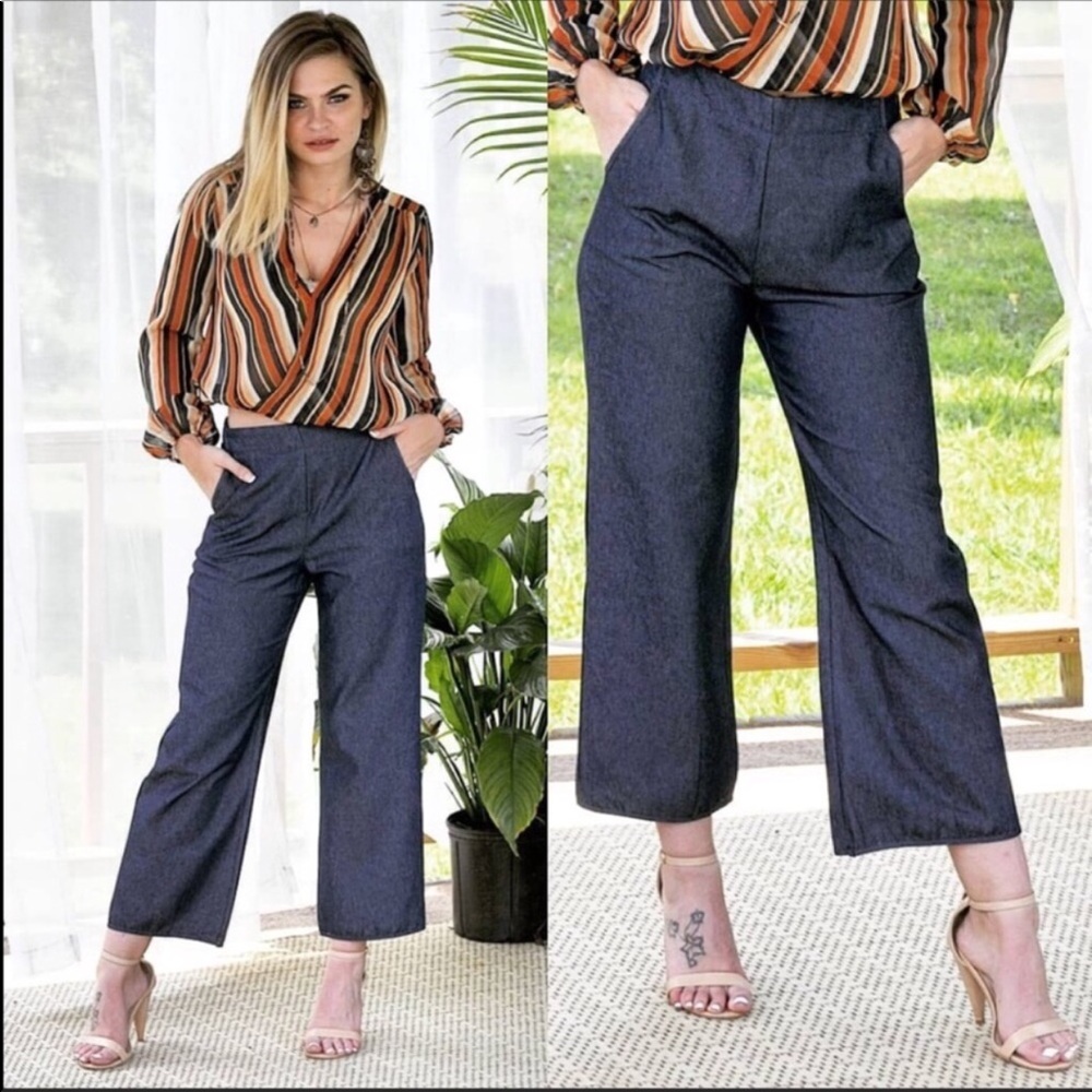 NEW Cropped Dark Washed Chambray Capri’s